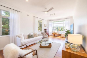 Evoke - Shoal Bay, 2 Leonard Ave , Stylish holiday house with air con, Wi-Fi & boat parking
